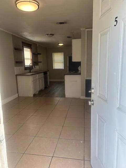 2 bed, 750 sqft, $950 — Photo 2