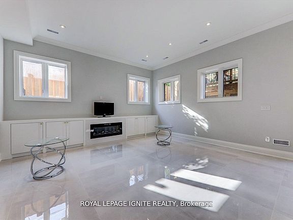 4th image of 86 Glentworth Rd #Basement