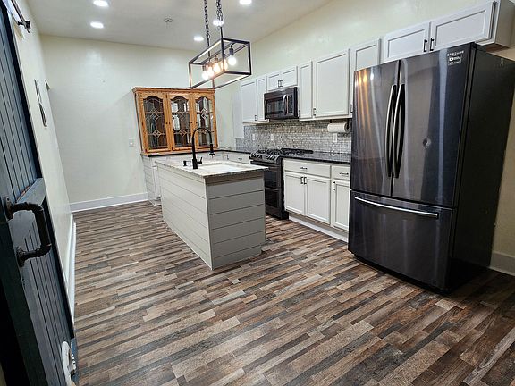 3rd image of 320 S State St