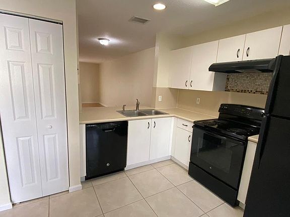 5th image of 834 Summit Lake Dr