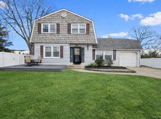 9 Katie Court, Lake Grove, NY 11755