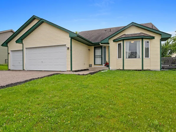 208 Crystal Ln, Montrose, MN 55363