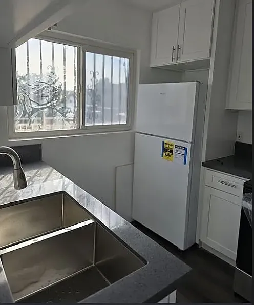 3 bed, $3,200 — Photo 2