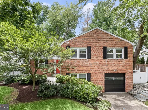 5110 Brookeway Dr, Bethesda, MD 20816