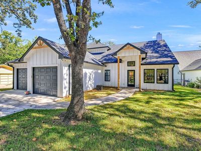 827 Kiowa Dr W, Lake Kiowa, TX, 76240