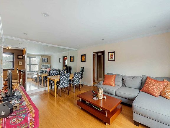 3rd image of 17 W Mill Dr APT 2B