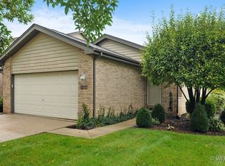 9504 Debbie Ln, Orland Park, IL 60467