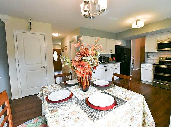5th image of 2345 Woodcreek Pl