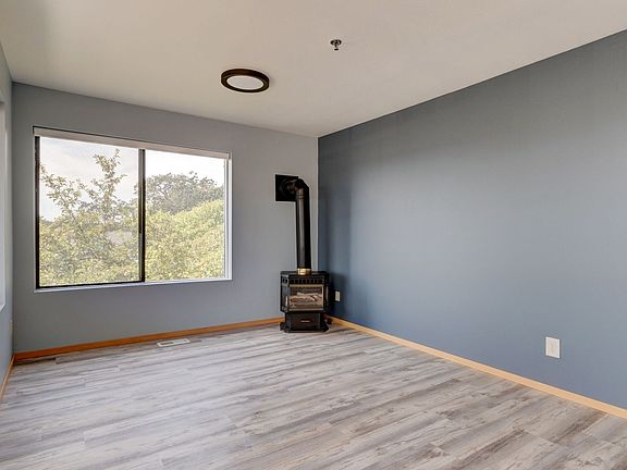 5th image of 861 SE Regatta Dr #103