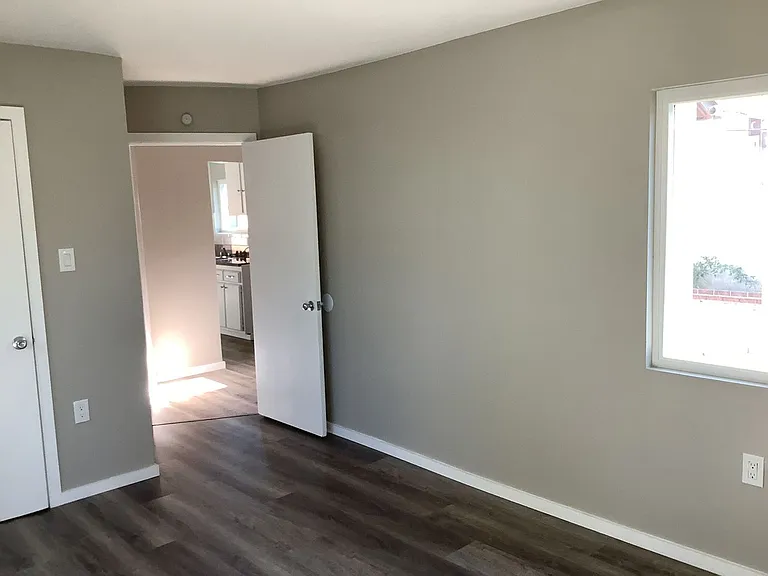 5909 Cecilia St — Photo 25