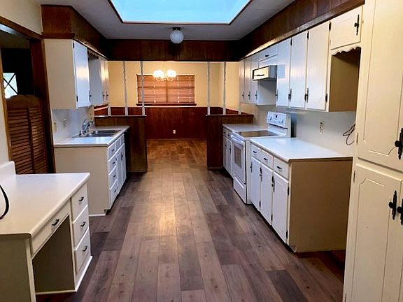 4th image of 2730 Alta Vista Ln