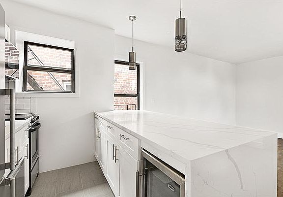 2nd image of 57 W 10th St