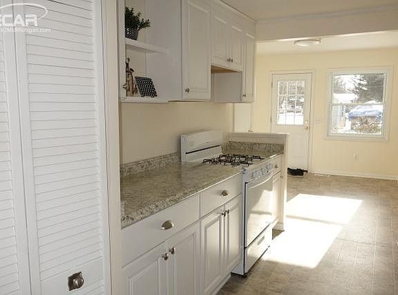 3rd image of 5084 Murphy Dr