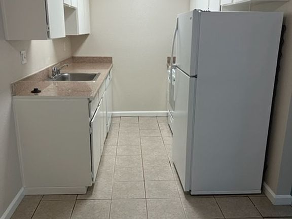 5th image of 9230 Kiefer Blvd APT 3