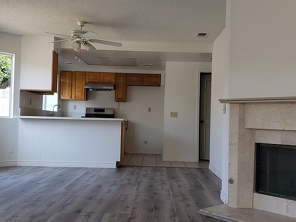 3rd image of 3188 Vineland Ave