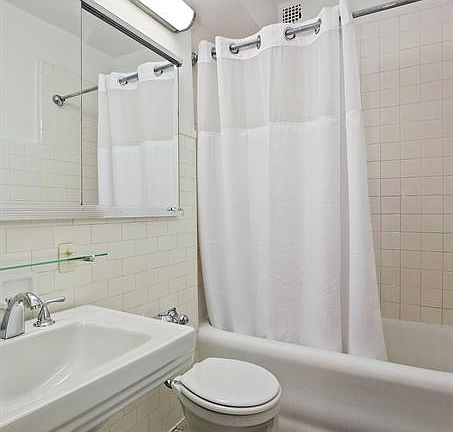 3rd image of 225 Central Park N #611