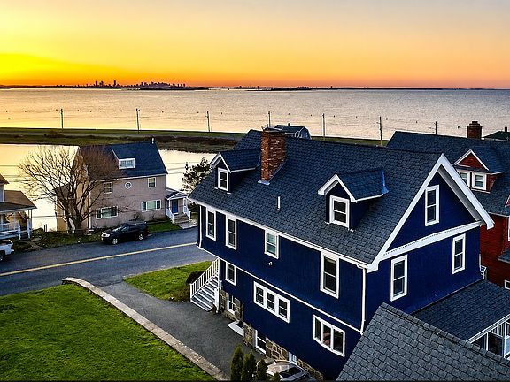 2nd image of 934 Nantasket Ave