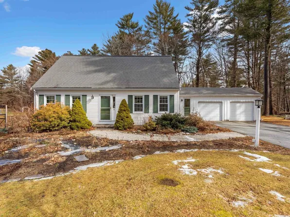18 Country Charm Road, Cumberland, ME 04021