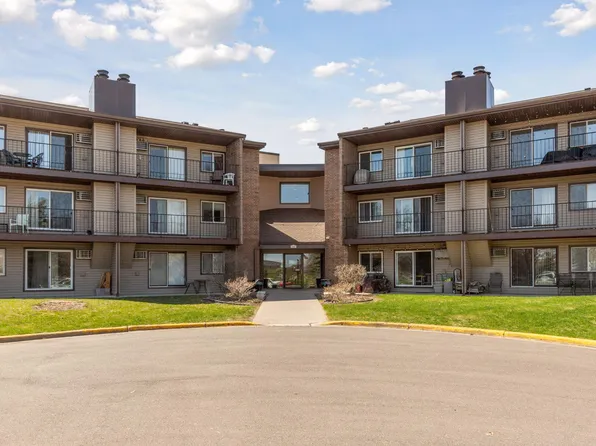 3440 Golfview Dr Unit 124, Eagan, MN 55123