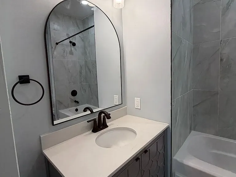 1108 N Main St — Photo 13