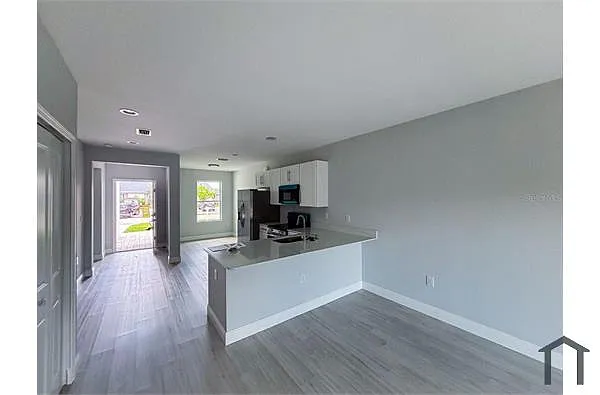 Building Photo - 17046 Byron Ave #17048
