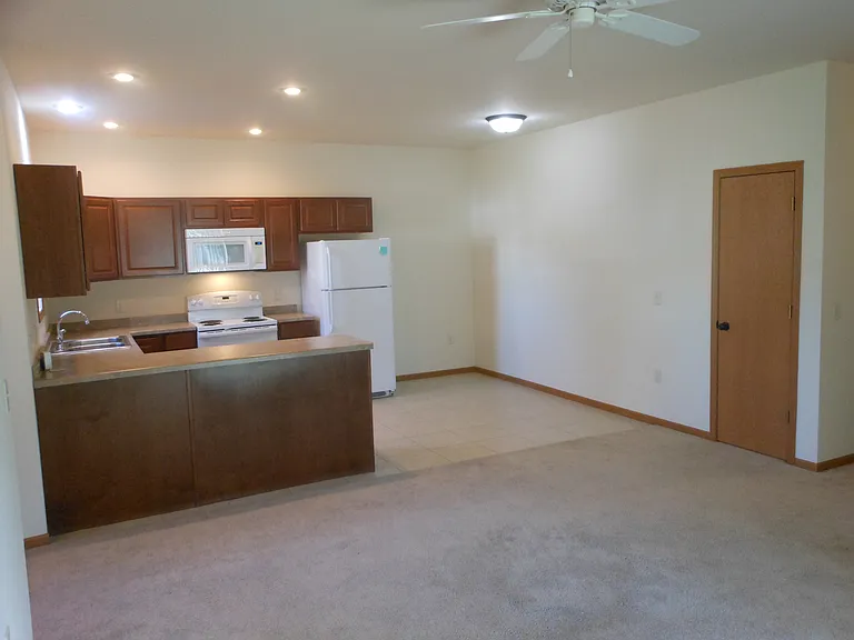 2000 Okray Ave #2000 — Photo 7