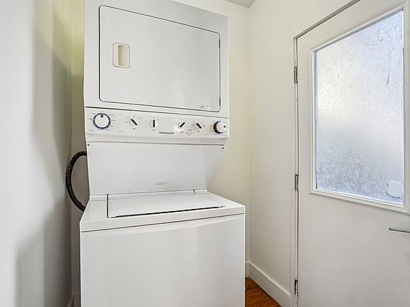 3rd image of 2514 London St #2514