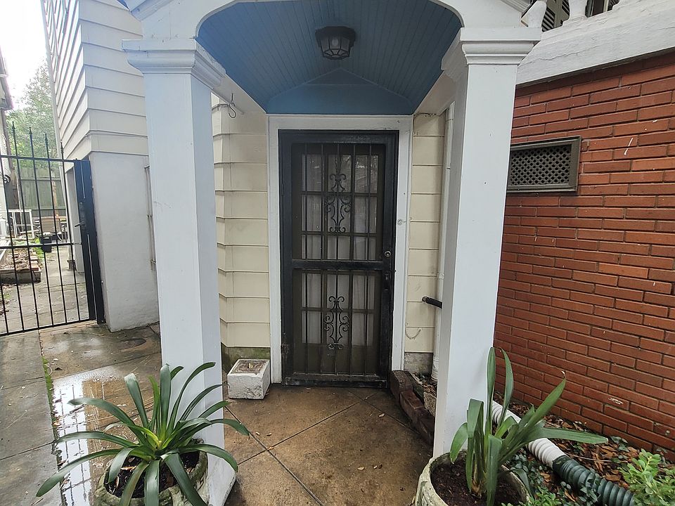 Private entrance