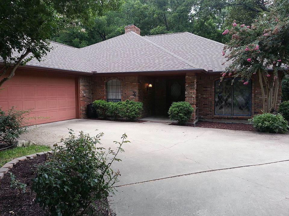 1st image of 422 Silver Creek Dr