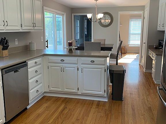 3rd image of 8118 Balsamwood Ln