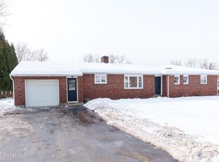 8 Hewitt St, Mechanicville, NY 12118