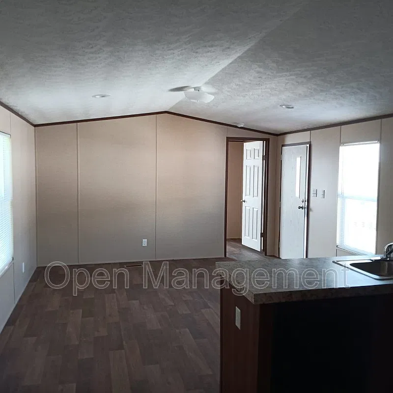 2501 Martin Luther King Blvd — Photo 4