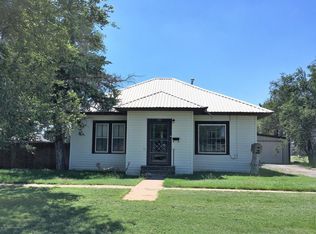 711 W Main St, Happy, TX 79042