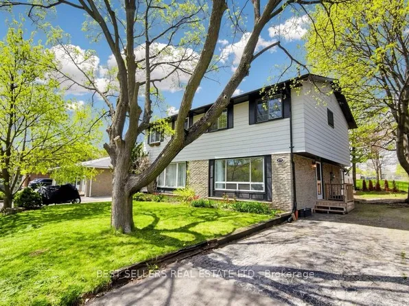177 McCraney St W, Oakville, ON L6H 1H8