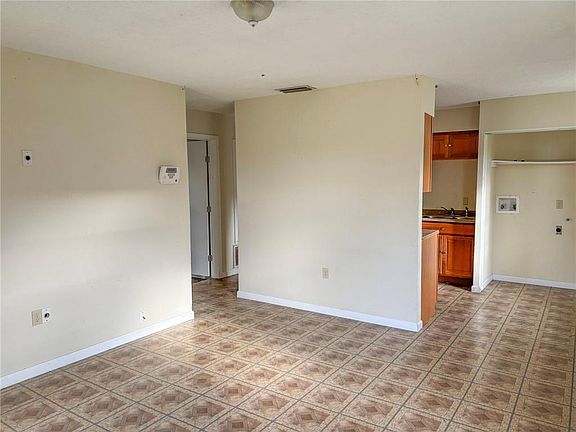 5th image of 7575 Shorewood Blvd
