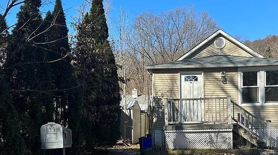 1st image of 61 Riverside Dr