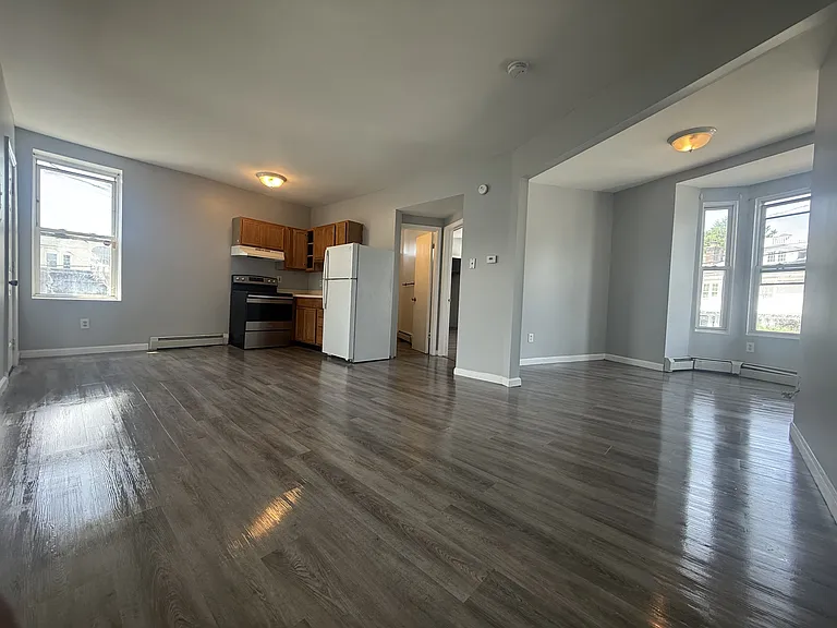 300 Morton Ave #2 — Photo 3