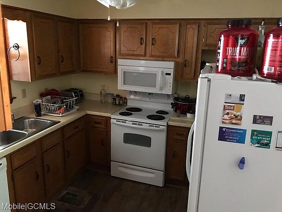 4th image of 432 Cody Rd S