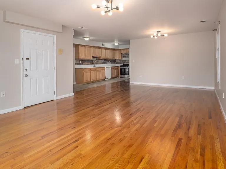 355 W Side Ave #2 — Photo 10