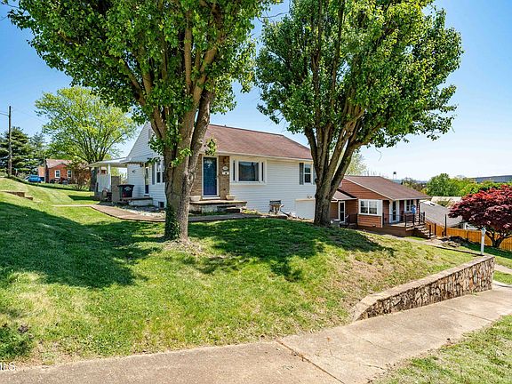 2nd image of 533 Bellvue Ave