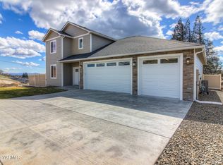 9104 Hawthorn Dr, Yakima, WA 98908