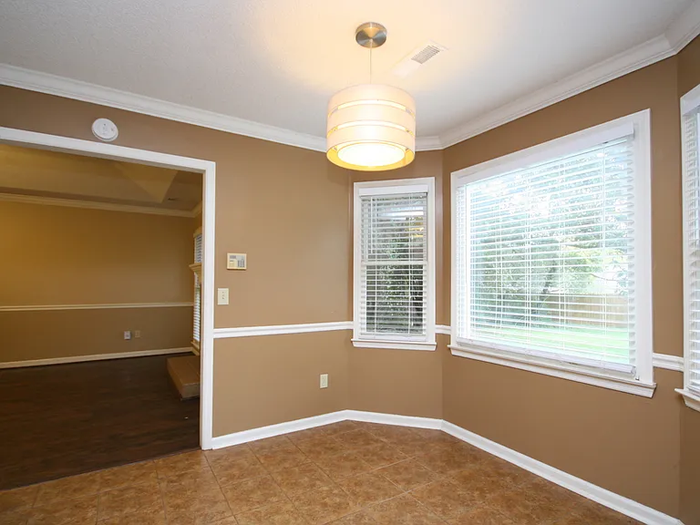104 Hollington Dr NE — Photo 18