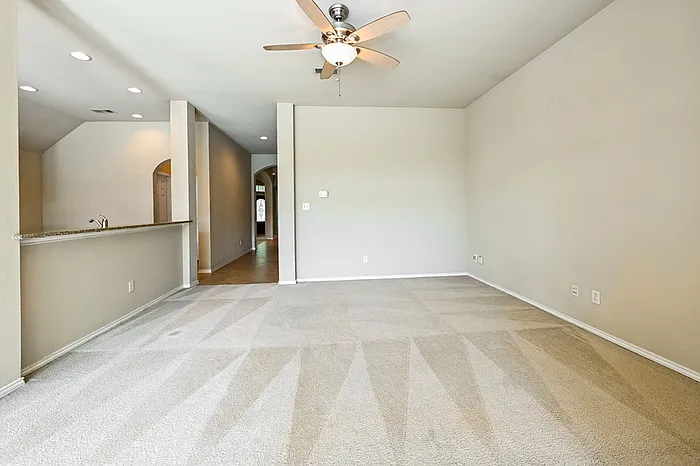 10910 Brighton Gardens Dr — Photo 3