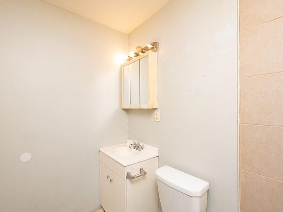 4th image of 169 Seymour Ave #2A