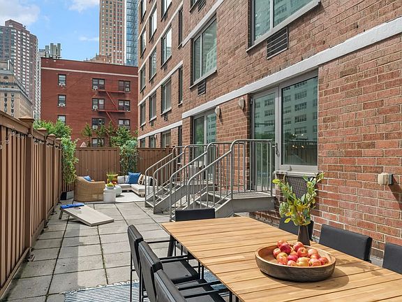 5th image of 301 W 53rd St APT 21J