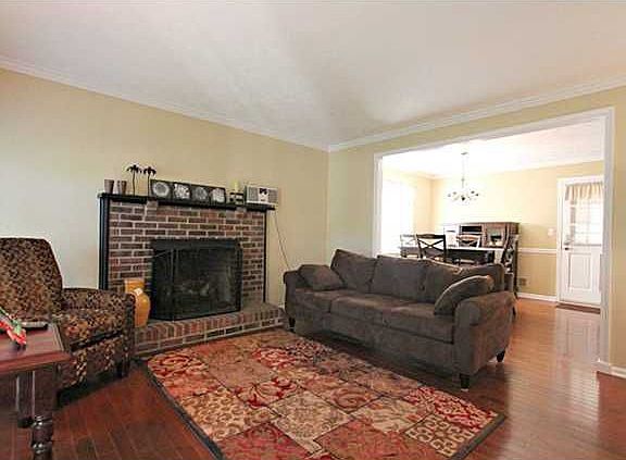 4th image of 9009 Green Garden Ct