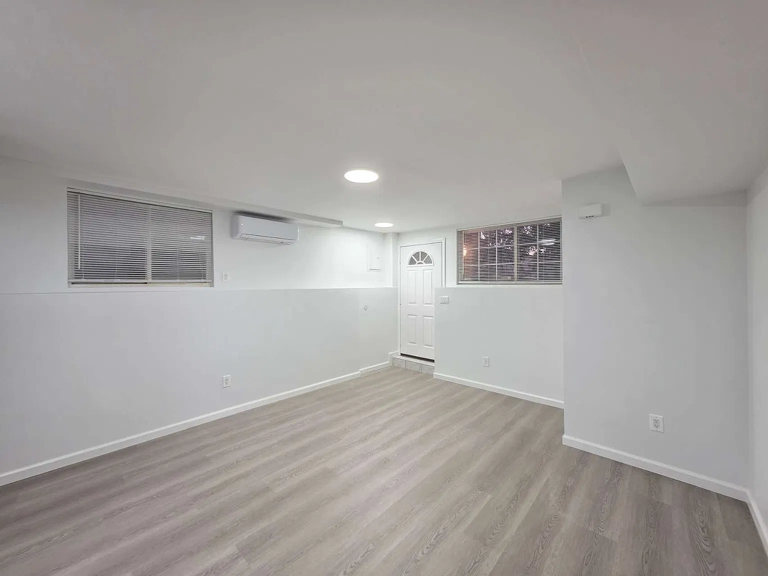 789 Rossville Ave — Photo 3
