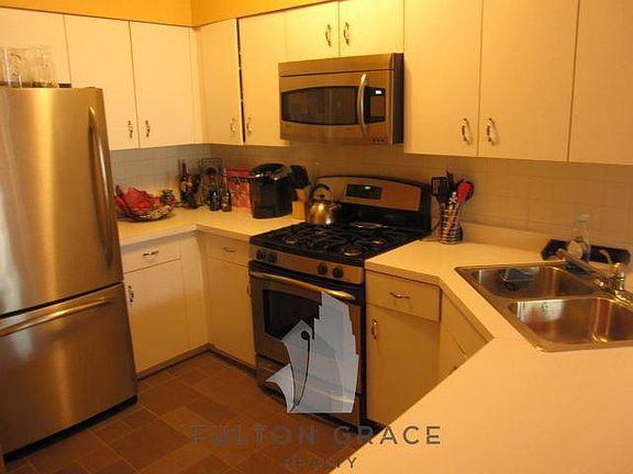 3rd image of 3142 N Southport Ave #1E5