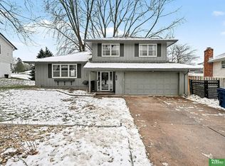 709 Sherman Dr, Bellevue, NE 68005