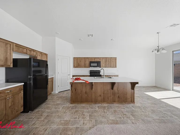 495 S Martignano Way — Photo 2